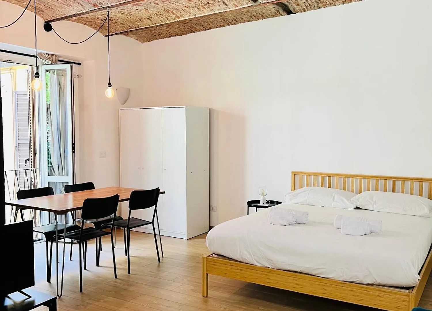 Cozy Studio Navigli Milan Apartment