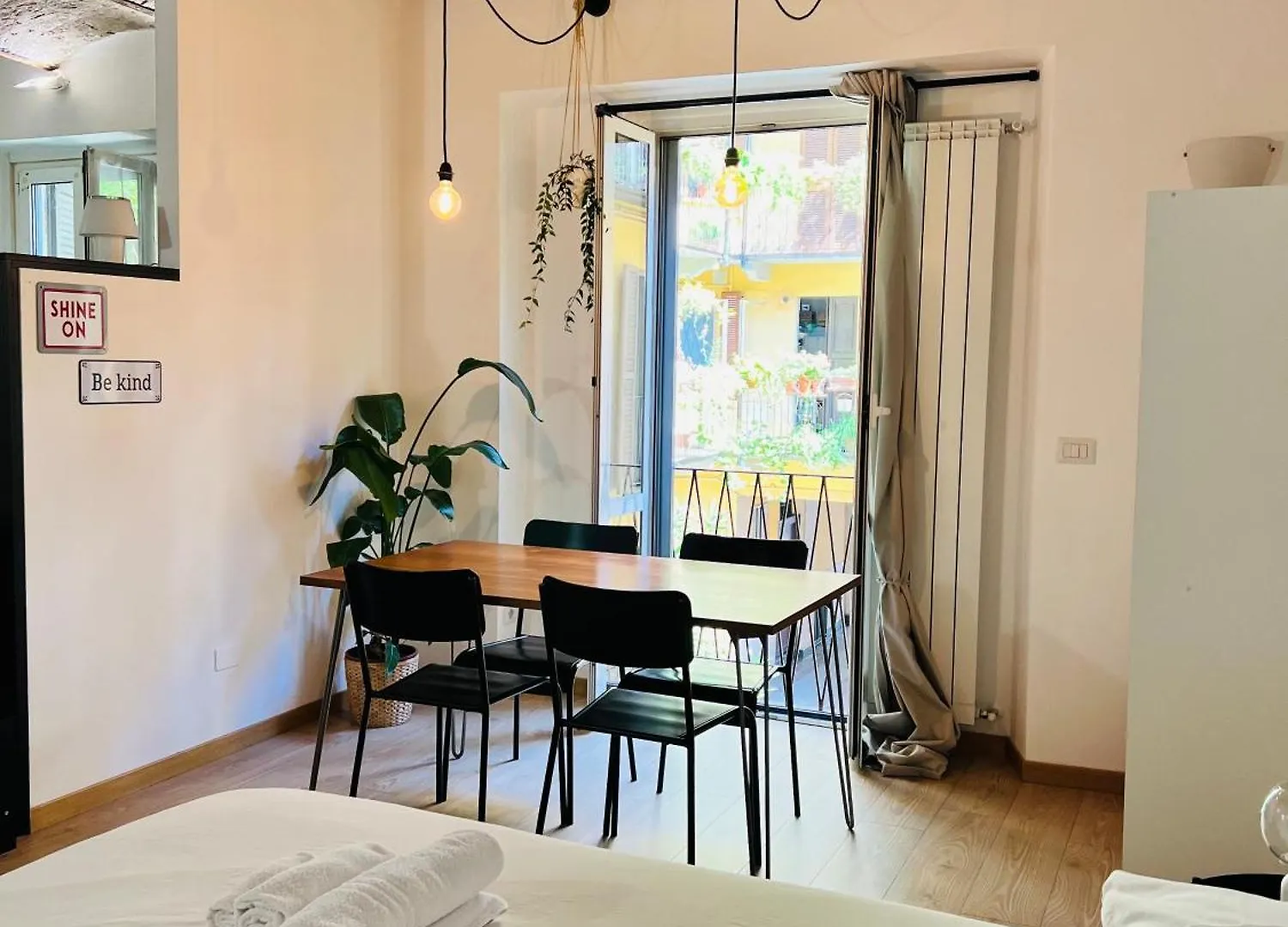 Apartment Cozy Studio Navigli Milan Italy